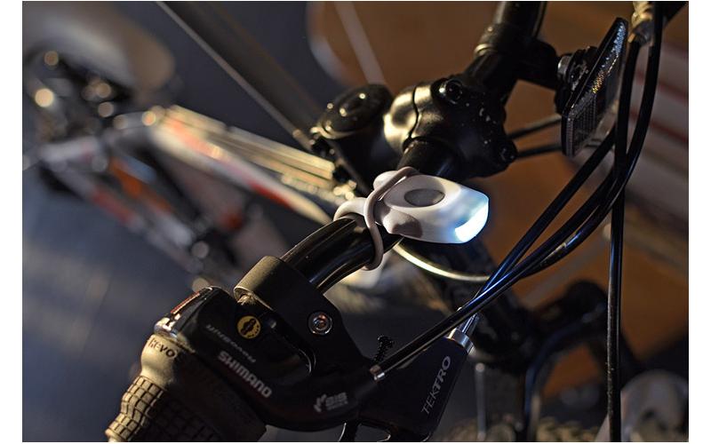 Lampka rowerowa COUTI przednia (białe diody)